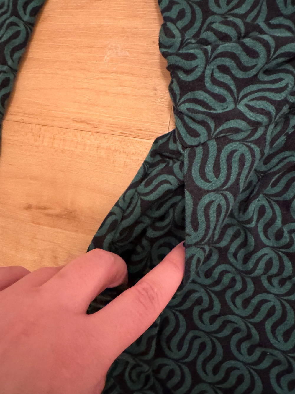 Boden Midi Dress Long Sleeve Green and Black Patterned with Pockets Size 2 - Picture 6 of 6